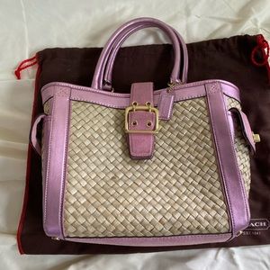 Coach bag. Straw with leather trim.